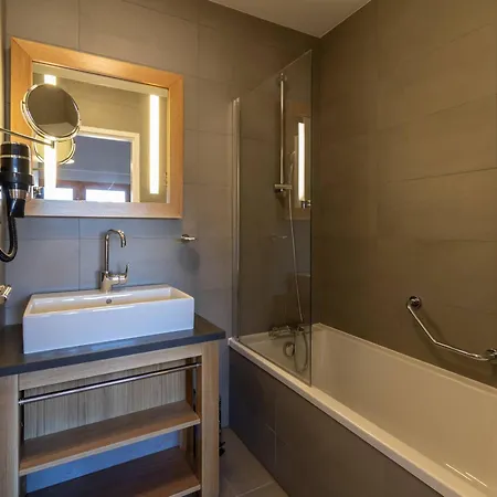 Apartment Superbe 4 Pieces Avec Piscine, Spa, Salle De Fitness, Parking Et Wifi Inclus Aux Arcs 1800 - Fr-1-352-45
